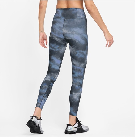 NWT Nike One Dri Fit Women’s Leggings High Rise Gentle Support 7/8 Length-Blue - Picture 3 of 8